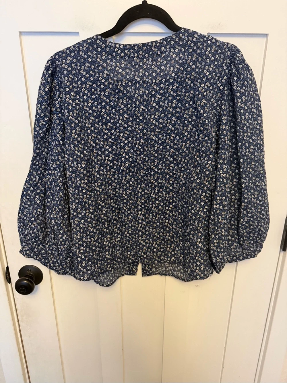 LOFT blue & white ditsy floral print Button blouse long puff sleeve xL cotton